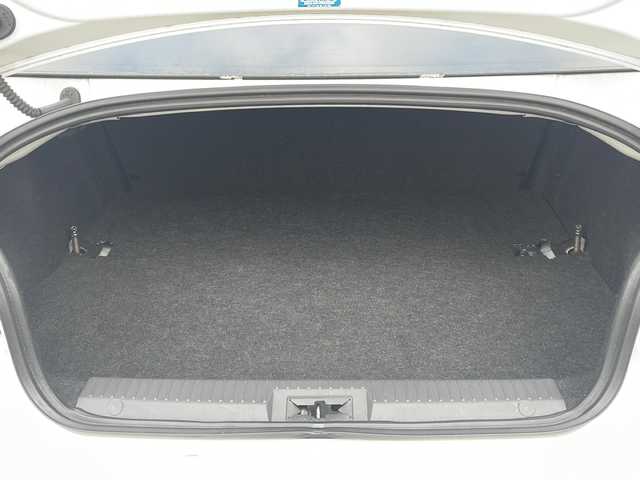 トヨタ ８６ GT 福岡県 2012(平24)年 8.8万km サテンホワイトパール エアロパーツ/社外ナビ　フルセグ　DVD再生/社外車高調/スマートキー/プッシュスタートエンジン/ETC/SARDメーターパネル/エアバック/ABS