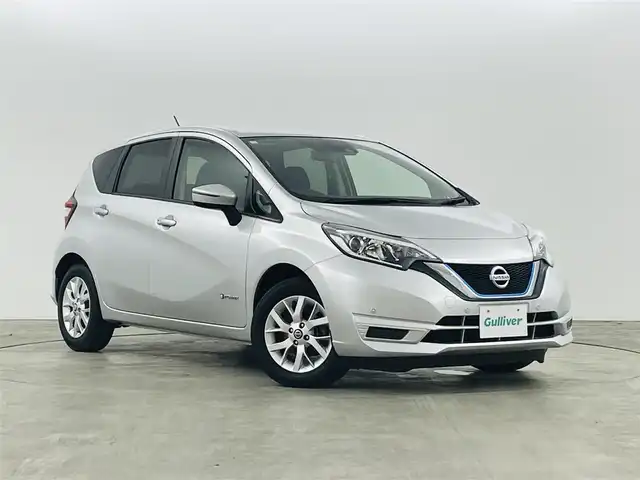 日産 ノート e－パワー X 福島県 2020(令2)年 2.4万km シルバー エマージェンシーブレーキ　/・車線逸脱警報　/コーナーセンサー　/純正ＳＤナビゲーション　/【AM/FM/DISC/Bluetooth/ワンセグ】/スマートキー　/・スペアキー/オートライト　/・ヘッドライトレベライザー　/電動格納ミラー　/純正フロアマット　/取扱説明書
