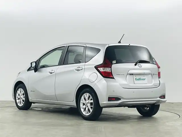 日産 ノート e－パワー X 福島県 2020(令2)年 2.4万km シルバー エマージェンシーブレーキ　/・車線逸脱警報　/コーナーセンサー　/純正ＳＤナビゲーション　/【AM/FM/DISC/Bluetooth/ワンセグ】/スマートキー　/・スペアキー/オートライト　/・ヘッドライトレベライザー　/電動格納ミラー　/純正フロアマット　/取扱説明書