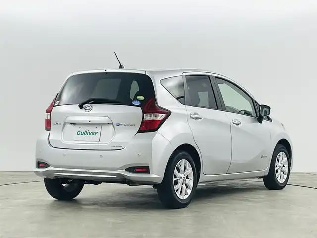 日産 ノート e－パワー X 福島県 2020(令2)年 2.4万km シルバー エマージェンシーブレーキ　/・車線逸脱警報　/コーナーセンサー　/純正ＳＤナビゲーション　/【AM/FM/DISC/Bluetooth/ワンセグ】/スマートキー　/・スペアキー/オートライト　/・ヘッドライトレベライザー　/電動格納ミラー　/純正フロアマット　/取扱説明書