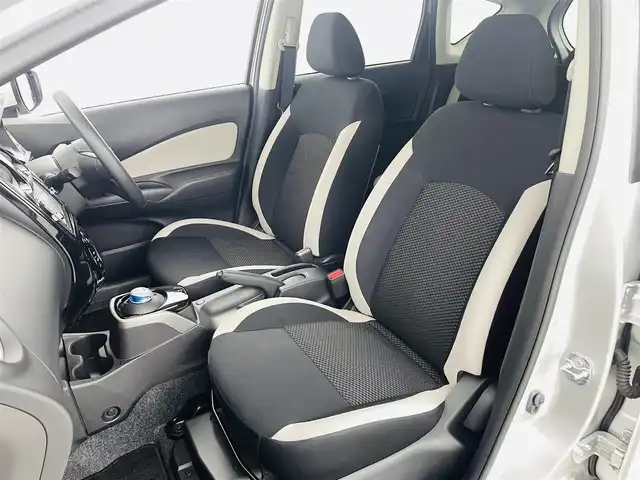 日産 ノート e－パワー X 福島県 2020(令2)年 2.4万km シルバー エマージェンシーブレーキ　/・車線逸脱警報　/コーナーセンサー　/純正ＳＤナビゲーション　/【AM/FM/DISC/Bluetooth/ワンセグ】/スマートキー　/・スペアキー/オートライト　/・ヘッドライトレベライザー　/電動格納ミラー　/純正フロアマット　/取扱説明書