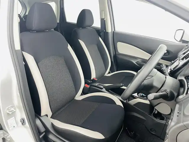 日産 ノート e－パワー X 福島県 2020(令2)年 2.4万km シルバー エマージェンシーブレーキ　/・車線逸脱警報　/コーナーセンサー　/純正ＳＤナビゲーション　/【AM/FM/DISC/Bluetooth/ワンセグ】/スマートキー　/・スペアキー/オートライト　/・ヘッドライトレベライザー　/電動格納ミラー　/純正フロアマット　/取扱説明書
