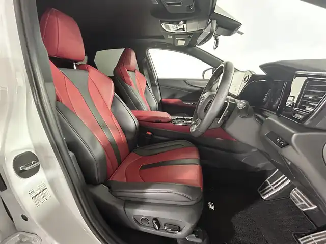 レクサス ＮＸ 佐賀県 2023(令5)年 1.2万km ホワイトノーヴァガラスフレーク 純正14インチディスプレイオーディオ/CD/DVD/フルセグTV/Bluetooth/パノラマルーフ/TRDエアロ/レクサスチームメイト/プリクラッシュセーフティ/レーンディパーチャーアラート/クリアランスソナー/ロードサインアシスト/パーキングサポートブレーキ/ブラインドスポットモニター/リアクロストラフィックアラート/ヘッドアップディスプレイ/リアカメラディテクション/三眼LEDヘッドライト/後席電動格納機能/デジタルインナーミラー/オレンジキャリパー/パドルシフト/レザーシート/河ハンドル/前席パワーシート/前席シートヒーター/前席シートベンチレーション/前後ドライブレコーダー/ビルトインETC2.0/スマートキー/スペアキー/純正フロアマット/USB入力端子/タイプC充電/純正20インチアルミホイール
