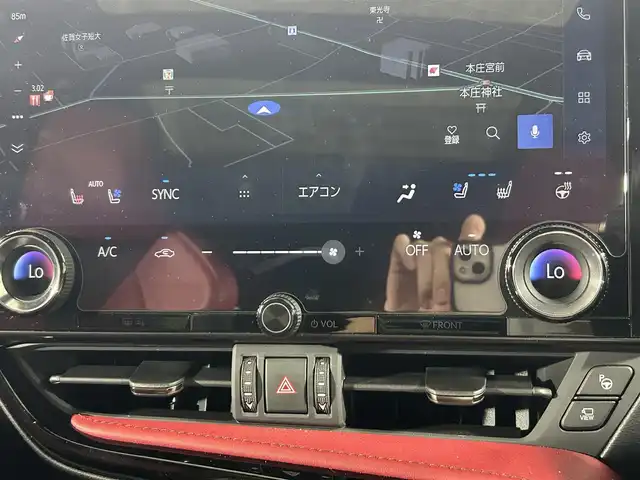 レクサス ＮＸ 佐賀県 2023(令5)年 1.2万km ホワイトノーヴァガラスフレーク 純正14インチディスプレイオーディオ/CD/DVD/フルセグTV/Bluetooth/パノラマルーフ/TRDエアロ/レクサスチームメイト/プリクラッシュセーフティ/レーンディパーチャーアラート/クリアランスソナー/ロードサインアシスト/パーキングサポートブレーキ/ブラインドスポットモニター/リアクロストラフィックアラート/ヘッドアップディスプレイ/リアカメラディテクション/三眼LEDヘッドライト/後席電動格納機能/デジタルインナーミラー/オレンジキャリパー/パドルシフト/レザーシート/河ハンドル/前席パワーシート/前席シートヒーター/前席シートベンチレーション/前後ドライブレコーダー/ビルトインETC2.0/スマートキー/スペアキー/純正フロアマット/USB入力端子/タイプC充電/純正20インチアルミホイール