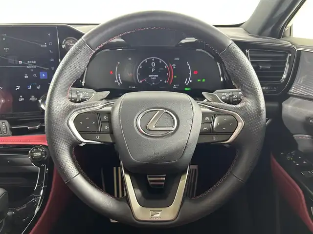 レクサス ＮＸ 佐賀県 2023(令5)年 1.2万km ホワイトノーヴァガラスフレーク 純正14インチディスプレイオーディオ/CD/DVD/フルセグTV/Bluetooth/パノラマルーフ/TRDエアロ/レクサスチームメイト/プリクラッシュセーフティ/レーンディパーチャーアラート/クリアランスソナー/ロードサインアシスト/パーキングサポートブレーキ/ブラインドスポットモニター/リアクロストラフィックアラート/ヘッドアップディスプレイ/リアカメラディテクション/三眼LEDヘッドライト/後席電動格納機能/デジタルインナーミラー/オレンジキャリパー/パドルシフト/レザーシート/河ハンドル/前席パワーシート/前席シートヒーター/前席シートベンチレーション/前後ドライブレコーダー/ビルトインETC2.0/スマートキー/スペアキー/純正フロアマット/USB入力端子/タイプC充電/純正20インチアルミホイール