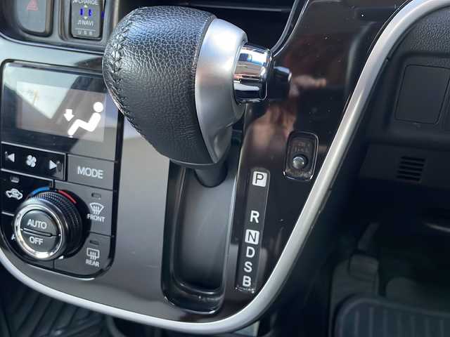 ダイハツ ムーヴ カスタム RS ハイパー SAⅢ 道東・釧路十勝 2019(平31)年 3.3万km パールホワイトⅢ 純正ディスプレイオーディオ　/(ＤＶＤ再生/Ｂｌｕｅｔｏｏｔｈ接続)　/バックカメラ　/運転席シートヒーター　/リアコーナーセンサー　/レーンアシスト　/衝突軽減ブレーキ/横滑り防止装置　/アイドリングストップ/スマートキー/プッシュスタート　/純正ＬＥＤヘッドライト/純正14インチアルミホイール/純正フロアマット/サマータイヤ積み込み