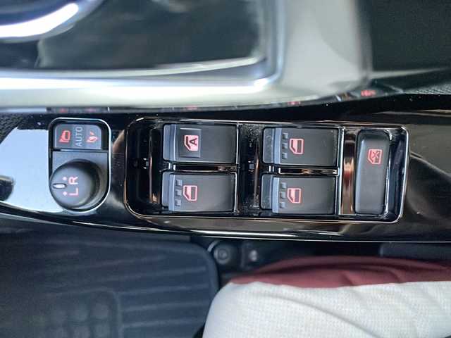 ダイハツ ムーヴ カスタム RS ハイパー SAⅢ 道東・釧路十勝 2019(平31)年 3.3万km パールホワイトⅢ 純正ディスプレイオーディオ　/(ＤＶＤ再生/Ｂｌｕｅｔｏｏｔｈ接続)　/バックカメラ　/運転席シートヒーター　/リアコーナーセンサー　/レーンアシスト　/衝突軽減ブレーキ/横滑り防止装置　/アイドリングストップ/スマートキー/プッシュスタート　/純正ＬＥＤヘッドライト/純正14インチアルミホイール/純正フロアマット/サマータイヤ積み込み