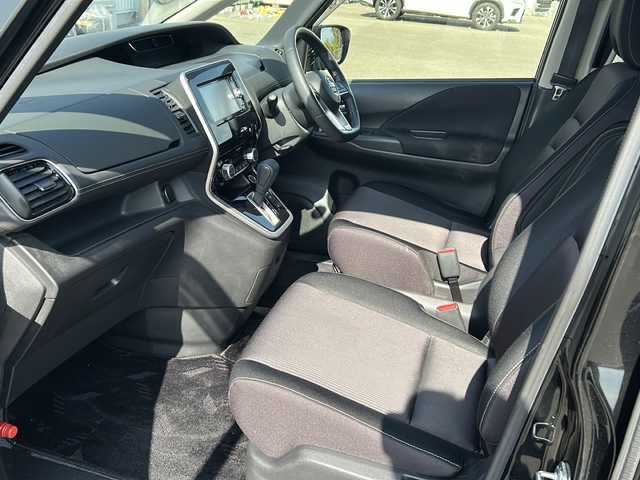 日産 セレナ ハイウェイスターVセレクションⅡ 愛媛県 2016(平28)年 6.3万km ダイヤモンドブラック 全方位カメラ/プロパイロット/両側パワースライドドア/ビルトインETC/フルセグTV/オートライト/LED/アイドリングストップ/クルーズコントロール追従あり/デジタルインナーミラー/コーナーセンサー前後/社外ナビ/フォグランプ/衝突軽減システム/横滑り防止装置/ウォークスルー/スマートキー