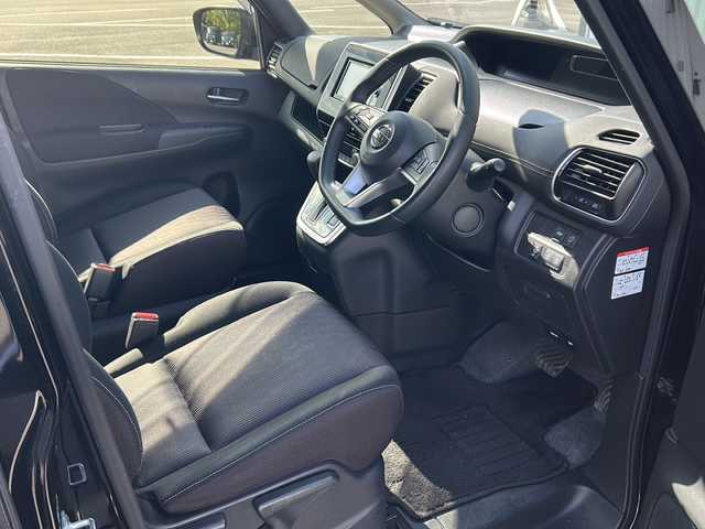 日産 セレナ ハイウェイスターVセレクションⅡ 愛媛県 2016(平28)年 6.3万km ダイヤモンドブラック 全方位カメラ/プロパイロット/両側パワースライドドア/ビルトインETC/フルセグTV/オートライト/LED/アイドリングストップ/クルーズコントロール追従あり/デジタルインナーミラー/コーナーセンサー前後/社外ナビ/フォグランプ/衝突軽減システム/横滑り防止装置/ウォークスルー/スマートキー