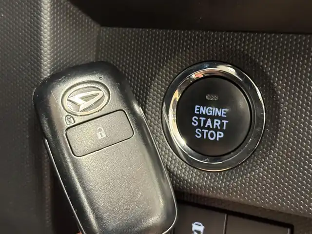 ダイハツ タフト G ターボ 群馬県 2021(令3)年 5.3万km フォレストカーキメタリック スマートアシスト/・アダプティブクルーズコントロール/・衝突軽減ブレーキ/・パーキングセンサー/・車線逸脱防止支援/・標識認識/・オートハイビーム/純正9インチSDナビ/　　フルセグ/BT/CD/DVD/    FM/AM/MEMORY MUSIC/    USB/HDMI/ipod/パノラマモニター/ガラスルーフ/自動駐車/前席シートヒーター/オートLEDヘッドライト/フォグランプ/電動パーキングブレーキ/オートブレーキホールド/純正15AW/純正フロアマット/スマートキー2本/前方ドライブレコーダー/ETC