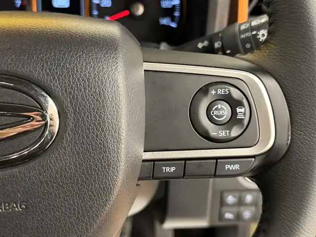 ダイハツ タフト G ターボ 群馬県 2021(令3)年 5.3万km フォレストカーキメタリック スマートアシスト/・アダプティブクルーズコントロール/・衝突軽減ブレーキ/・パーキングセンサー/・車線逸脱防止支援/・標識認識/・オートハイビーム/純正9インチSDナビ/　　フルセグ/BT/CD/DVD/    FM/AM/MEMORY MUSIC/    USB/HDMI/ipod/パノラマモニター/ガラスルーフ/自動駐車/前席シートヒーター/オートLEDヘッドライト/フォグランプ/電動パーキングブレーキ/オートブレーキホールド/純正15AW/純正フロアマット/スマートキー2本/前方ドライブレコーダー/ETC