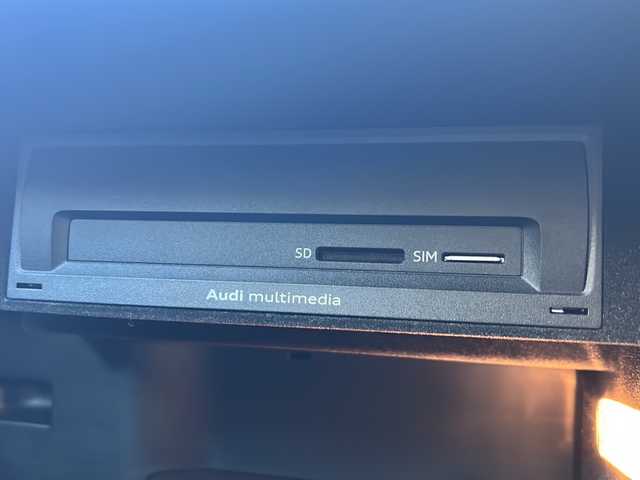 アウディ Ｑ３ 35TFSI アドバンスド 愛知県 2020(令2)年 2.2万km グレイシアホワイトメタリック /正規ディーラー車//禁煙車//ベーシックパッケージ//アシスタンスパッケージ//テクノロジーパッケージ//10.25インチMMIタッチスクリーンナビ//USB/SD/BT/CarPlay/AndroidAuto//サラウンドビューカメラ//ビルトインETC2.0//ワイヤレスチャージング//バーチャルコックピット//ミラー型ドライブレコーダー//シートヒーター//パワーシート /ランバーサポート//電動テールゲート//ホールドアシスト//ドライブセレクト//プレセンス//サイドアシスト//パーキングシステム//アダプティブクルーズアシスト//アクティブレーンアシスト//エマージェンシーアシスト//リヤクロストラフィックアシスト//ドライバーアシスタンスシステム//アダプティブクルーズコントロール//パーキングエイド//ハイビームアシスト//LEDオートヘッドライト/リアフォグランプ//ハイグロスパッケージ//オートリトラクタブルウィンカーミラー//ルーフレール//純正18インチAW//ESC//ヒルディセントアシスト/ヒルホールドアシスト//MTモード付きAT//スピードリミッター//アイドリングストップ//プッシュスタート/スペアスマートキー//純正フロアマット//保証書/取扱説明書//D点検整備記録簿R3.4.5.6