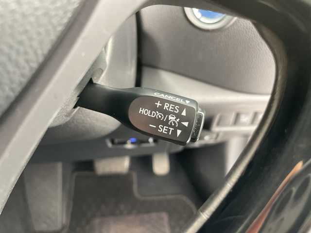 トヨタ Ｃ－ＨＲ G 愛知県 2017(平29)年 6.3万km ブラックマイカ SDナビ/レーダークルーズコントロール/シートヒーター/バックカメラ/コーナーセンサー/純正アルミホイール/ブラインドスポットモニター/LEDヘッドライト/オートマチックハイビーム/インテリジェントミラー/ETC/衝突軽減システム/フルセグ/CD DVD/Bluetooth/ステアリングスイッチ/スマートキー/プッシュスタート