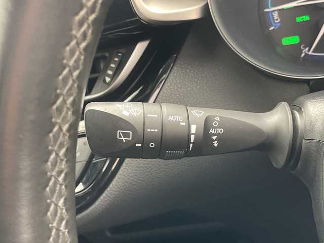 トヨタ Ｃ－ＨＲ G 愛知県 2017(平29)年 6.3万km ブラックマイカ SDナビ/レーダークルーズコントロール/シートヒーター/バックカメラ/コーナーセンサー/純正アルミホイール/ブラインドスポットモニター/LEDヘッドライト/オートマチックハイビーム/インテリジェントミラー/ETC/衝突軽減システム/フルセグ/CD DVD/Bluetooth/ステアリングスイッチ/スマートキー/プッシュスタート