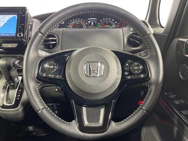 ホンダ Ｎ ＢＯＸ カスタム L ターボ 神奈川県 2022(令4)年 1.5万km プラチナホワイトパール 純正8型SDナビゲーション【VXU-227NBi】/AM FM フルセグ Bluetooth AppleCarPlay /バックカメラ/両側パワースライドドア/ホンダセンシング/アダプティブクルーズコントロール/シートヒーター/ETC/ドライブレコーダー/純正フロアマット/ステアリングスイッチ/スマートキー/スペアキー/LEDヘッドライト/オートライト/純正15インチアルミホイル/ドアバイザー/レーントレーシングアラート/クリアランスソナー