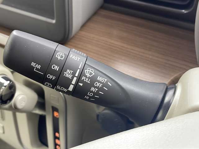 スズキ ラパン ＬＣ X 栃木県 2022(令4)年 0.7万km ソフトベージュメタリック スズキセーフティサポート/・デュアルカメラブレーキサポート/・誤発進抑制機能/・車線逸脱抑制機能/・車線逸脱警報機能/・ふらつき警報機能/・先行車発進お知らせ機能/・標識認識機能/・ハイビームアシスト/純正14インチAW/ハーフレザーシート/シートヒーター/USBソケット/オートライト/LEDライト/プッシュスタート/スマートキー