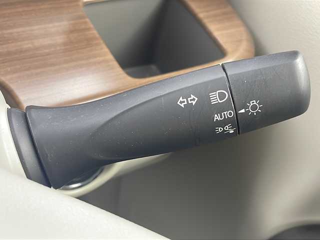 スズキ ラパン ＬＣ X 栃木県 2022(令4)年 0.7万km ソフトベージュメタリック スズキセーフティサポート/・デュアルカメラブレーキサポート/・誤発進抑制機能/・車線逸脱抑制機能/・車線逸脱警報機能/・ふらつき警報機能/・先行車発進お知らせ機能/・標識認識機能/・ハイビームアシスト/純正14インチAW/ハーフレザーシート/シートヒーター/USBソケット/オートライト/LEDライト/プッシュスタート/スマートキー