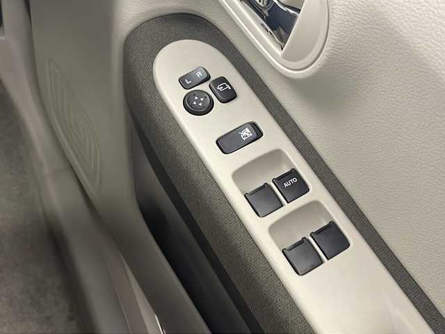 スズキ ラパン ＬＣ X 栃木県 2022(令4)年 0.7万km ソフトベージュメタリック スズキセーフティサポート/・デュアルカメラブレーキサポート/・誤発進抑制機能/・車線逸脱抑制機能/・車線逸脱警報機能/・ふらつき警報機能/・先行車発進お知らせ機能/・標識認識機能/・ハイビームアシスト/純正14インチAW/ハーフレザーシート/シートヒーター/USBソケット/オートライト/LEDライト/プッシュスタート/スマートキー