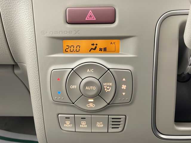 スズキ ラパン ＬＣ X 宮崎県 2022(令4)年 0.7万km ソフトベージュメタリック スズキセーフティサポート/・デュアルカメラブレーキサポート/・誤発進抑制機能/・車線逸脱抑制機能/・車線逸脱警報機能/・ふらつき警報機能/・先行車発進お知らせ機能/・標識認識機能/・ハイビームアシスト/純正14インチAW/ハーフレザーシート/シートヒーター/USBソケット/オートライト/LEDライト/プッシュスタート/スマートキー