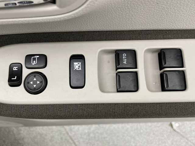 スズキ ラパン ＬＣ X 宮崎県 2022(令4)年 0.7万km ソフトベージュメタリック スズキセーフティサポート/・デュアルカメラブレーキサポート/・誤発進抑制機能/・車線逸脱抑制機能/・車線逸脱警報機能/・ふらつき警報機能/・先行車発進お知らせ機能/・標識認識機能/・ハイビームアシスト/純正14インチAW/ハーフレザーシート/シートヒーター/USBソケット/オートライト/LEDライト/プッシュスタート/スマートキー