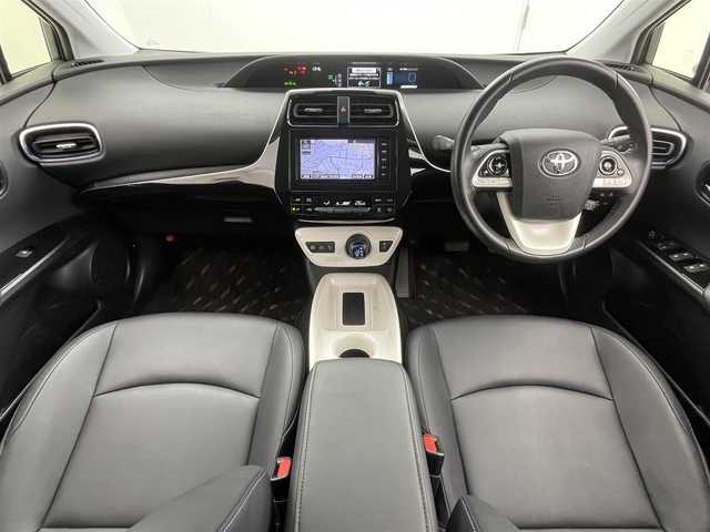 トヨタ プリウス A ツーリングセレクション 茨城県 2016(平28)年 7.4万km ホワイトパールクリスタルシャイン プッシュスタート/スマートキー/純正7インチナビ/バックカメラ/ETC/トヨタセーフティーセンス/HUD/レーダークルーズ/置くだけ充電/合皮シート/シートヒーター