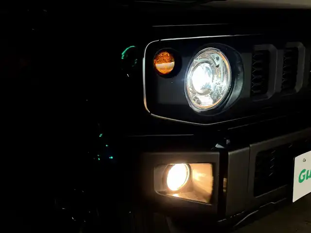 スズキ ジムニー XC 群馬県 2024(令6)年 0.4万km ブルーイッシュブラックパール3 社外7型ナビ【型番MDV-S709】/FM/AM/Bluetooth/CD/DVD/フルセグTV/バックカメラ/スズキセーフティサポート/・デュアルセンサーブレーキサポート/・車線逸脱警報機能/・誤発進抑制機能/・ふらつき警報機能/・先行車発進お知らせ機能/・標識認識機能/ETC/前後ドライブレコーダー/前席シートヒーター/純正16インチAW/純正フロアマット