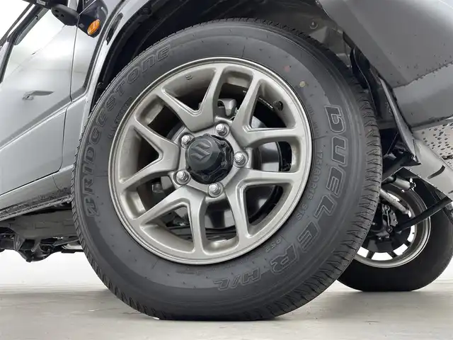 スズキ ジムニー XC 群馬県 2024(令6)年 0.4万km ブルーイッシュブラックパール3 社外7型ナビ【型番MDV-S709】/FM/AM/Bluetooth/CD/DVD/フルセグTV/バックカメラ/スズキセーフティサポート/・デュアルセンサーブレーキサポート/・車線逸脱警報機能/・誤発進抑制機能/・ふらつき警報機能/・先行車発進お知らせ機能/・標識認識機能/ETC/前後ドライブレコーダー/前席シートヒーター/純正16インチAW/純正フロアマット