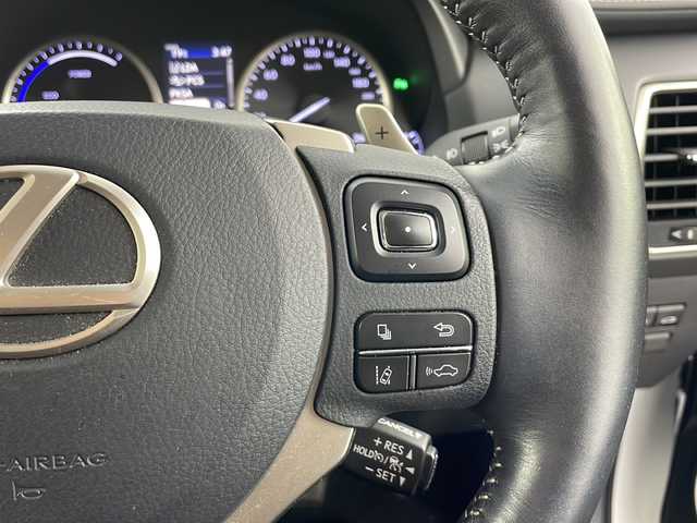 レクサス ＮＸ 300h Iパッケージ 愛知県 2018(平30)年 5.3万km ソニッククォーツ ワンオーナー/純正10.3インチナビ/CD/DVD/BT/フルセグ/Miracast/全周囲・バックカメラ/衝突軽減システム/アダプティブクルーズコントロール/電動リアゲート/ブラインドスポットモニター/OP18インチAW/三眼LEDヘッドライト/ドライブレコーダー/ビルトインETC2.0/合皮シート/シートヒーター/革巻きステアリング/パドルシフト/ステアリングスイッチ/電格ミラー/スマートキー＆プッシュスタート