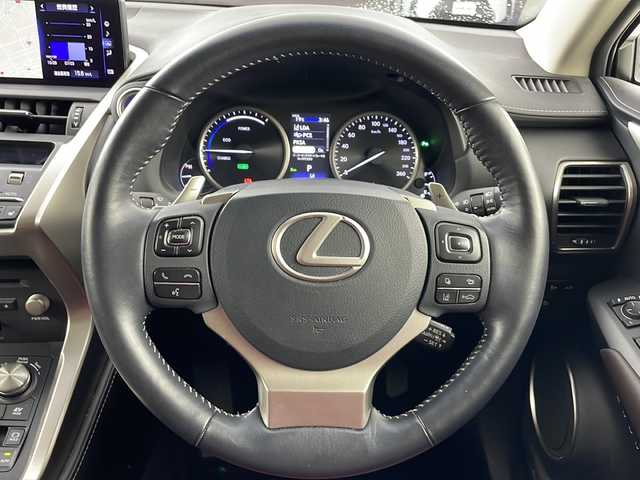 レクサス ＮＸ 300h Iパッケージ 愛知県 2018(平30)年 5.3万km ソニッククォーツ ワンオーナー/純正10.3インチナビ/CD/DVD/BT/フルセグ/Miracast/全周囲・バックカメラ/衝突軽減システム/アダプティブクルーズコントロール/電動リアゲート/ブラインドスポットモニター/OP18インチAW/三眼LEDヘッドライト/ドライブレコーダー/ビルトインETC2.0/合皮シート/シートヒーター/革巻きステアリング/パドルシフト/ステアリングスイッチ/電格ミラー/スマートキー＆プッシュスタート