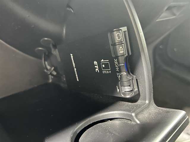ホンダ フリード ハイブリット 大阪府 2012(平24)年 6.4万km プレミアムホワイトパール 純正ナビ(FM/AM/CD再生) バックカメラ ETC 片側パワースライドドア オートエアコン 横滑り防止 ヘッドライトレベライザー リモコンキー USB