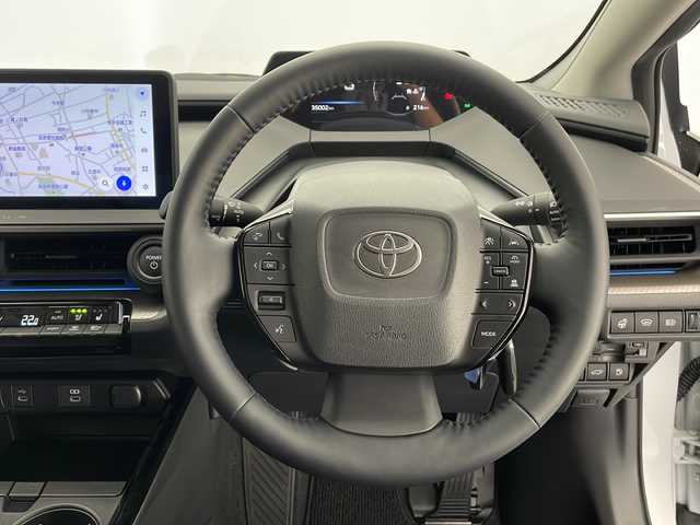 トヨタ プリウス Z 長野県 2023(令5)年 3.5万km プラチナホワイトパールマイカ 4WD/純正メモリナビ&フルセグTV&USB&BT/トヨタセーフティセンス/アダプティブクルーズコントロール/レーンディパーチャーアラート/プリクラッシュセーフティ/ブラインドスポットモニター/クリアランスソナー/リアクロストラフィックアラート/リアカメラディテクション/プロアクティブドライビングアシスト/パーキングサポートブレーキ/ロードサインアシスト/オートマチックハイビーム/後方車両接近告知/安心降車アシスト/周辺時接近サポート/先行車発進告知/寒冷地仕様/リアフォグランプ/フロントワイパーデアイサー/パワーバックドア/デジタルインナーミラー/レザーシート/前席エアシート/前席シートヒーター/運転席パワーシート/運転席シートメモリ/ステアリングスイッチ/全方位カメラ/ビルトインETC2.0/LEDヘッドライト/オートライト/電動格納ミラー/ウィンカーミラー/ドアミラーヒーター/電動ホールド/オートホールド/純正19インチAW装着/純正フロアマット/純正ドアバイザー/プッシュスタート/スマートキー/スペアキー1本