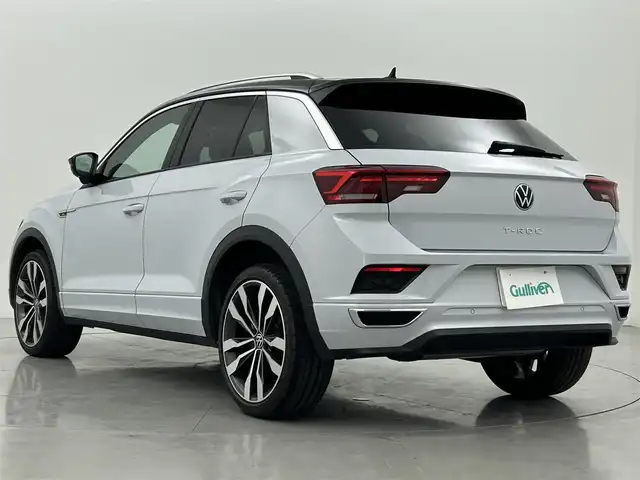 フォルクスワーゲン ＶＷ Ｔ－ロック TDI Rライン 熊本県 2021(令3)年 2万km ホワイトシルバーメタリック 禁煙車　/純正ナビ（ＡｐｐｌＣａｒＰｌａｙ・ＡｎｄｒｏｉｄＡｕｔｏ・フルセグ・ＢＴ・ＵＳＢ）/社外前後ドライブレコーダー　/ETC2.0/レーダークルーズコントロール/前後クリアランスソナー　/パワーバックドア　/衝突軽減ブレーキ/ブラインドスポットモニター/アイドリングストップ/横滑り防止　/純正フロアマット/ハーフレザーシート/純正19インチAW/オートライト/LEDヘッドライト/フォグライト/スマートキー/プッシュスタート/スペアキー1本/取扱説明書