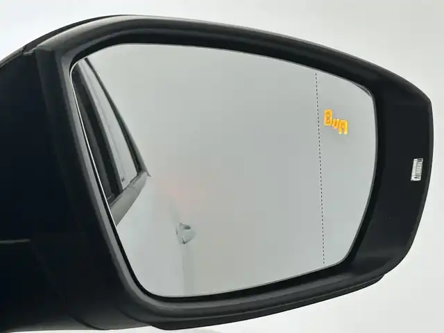 フォルクスワーゲン ＶＷ Ｔ－ロック TDI Rライン 熊本県 2021(令3)年 2万km ホワイトシルバーメタリック 禁煙車　/純正ナビ（ＡｐｐｌＣａｒＰｌａｙ・ＡｎｄｒｏｉｄＡｕｔｏ・フルセグ・ＢＴ・ＵＳＢ）/社外前後ドライブレコーダー　/ETC2.0/レーダークルーズコントロール/前後クリアランスソナー　/パワーバックドア　/衝突軽減ブレーキ/ブラインドスポットモニター/アイドリングストップ/横滑り防止　/純正フロアマット/ハーフレザーシート/純正19インチAW/オートライト/LEDヘッドライト/フォグライト/スマートキー/プッシュスタート/スペアキー1本/取扱説明書