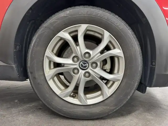 マツダ ＣＸ－３ XD ツーリング 三重県 2015(平27)年 6.3万km ソウルレッドプレミアムメタリック 1.5 ディーゼルターボ/FF/MTモード付フロア6AT/純正 7インチナビ/（AM/FM/aha/Stitcher/Bluetooth/USB/AUX/【OP】CD/DVD/TV）/バックカメラ/BOSEサウンドシステム（7スピーカー）/ビルトイン ETC/安全/・【OP】スマートブレーキサポート［SBS］/・スマートシティブレーキサポート［SCBS］/・【OP】車線逸脱警報システム［LDWS］/・【OP】マツダレーダークルーズコントロール［MRCC］/・【OP】ハイビームコントロールシステム［HBC］/・ブラインドスポットモニタリング［BSM］/装備/・ハーフレザーシート/・オートエアコン/・オートライト/・LEDヘッドライト/・オートワイパー/・アクティブドライビングディスプレイ/・プッシュスタート/・電動格納ドアミラー/・純正18inAW/・アドバンストキーx2