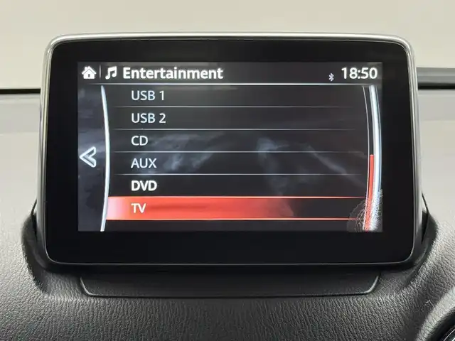 マツダ ＣＸ－３ XD ツーリング 三重県 2015(平27)年 6.3万km ソウルレッドプレミアムメタリック 1.5 ディーゼルターボ/FF/MTモード付フロア6AT/純正 7インチナビ/（AM/FM/aha/Stitcher/Bluetooth/USB/AUX/【OP】CD/DVD/TV）/バックカメラ/BOSEサウンドシステム（7スピーカー）/ビルトイン ETC/安全/・【OP】スマートブレーキサポート［SBS］/・スマートシティブレーキサポート［SCBS］/・【OP】車線逸脱警報システム［LDWS］/・【OP】マツダレーダークルーズコントロール［MRCC］/・【OP】ハイビームコントロールシステム［HBC］/・ブラインドスポットモニタリング［BSM］/装備/・ハーフレザーシート/・オートエアコン/・オートライト/・LEDヘッドライト/・オートワイパー/・アクティブドライビングディスプレイ/・プッシュスタート/・電動格納ドアミラー/・純正18inAW/・アドバンストキーx2