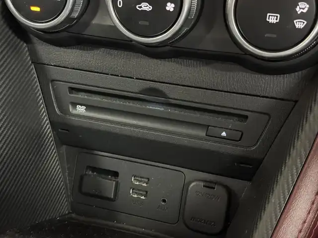 マツダ ＣＸ－３ XD ツーリング 三重県 2015(平27)年 6.3万km ソウルレッドプレミアムメタリック 1.5 ディーゼルターボ/FF/MTモード付フロア6AT/純正 7インチナビ/（AM/FM/aha/Stitcher/Bluetooth/USB/AUX/【OP】CD/DVD/TV）/バックカメラ/BOSEサウンドシステム（7スピーカー）/ビルトイン ETC/安全/・【OP】スマートブレーキサポート［SBS］/・スマートシティブレーキサポート［SCBS］/・【OP】車線逸脱警報システム［LDWS］/・【OP】マツダレーダークルーズコントロール［MRCC］/・【OP】ハイビームコントロールシステム［HBC］/・ブラインドスポットモニタリング［BSM］/装備/・ハーフレザーシート/・オートエアコン/・オートライト/・LEDヘッドライト/・オートワイパー/・アクティブドライビングディスプレイ/・プッシュスタート/・電動格納ドアミラー/・純正18inAW/・アドバンストキーx2