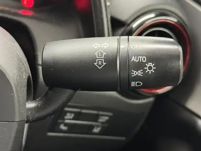 マツダ ＣＸ－３ XD ツーリング 三重県 2015(平27)年 6.3万km ソウルレッドプレミアムメタリック 1.5 ディーゼルターボ/FF/MTモード付フロア6AT/純正 7インチナビ/（AM/FM/aha/Stitcher/Bluetooth/USB/AUX/【OP】CD/DVD/TV）/バックカメラ/BOSEサウンドシステム（7スピーカー）/ビルトイン ETC/安全/・【OP】スマートブレーキサポート［SBS］/・スマートシティブレーキサポート［SCBS］/・【OP】車線逸脱警報システム［LDWS］/・【OP】マツダレーダークルーズコントロール［MRCC］/・【OP】ハイビームコントロールシステム［HBC］/・ブラインドスポットモニタリング［BSM］/装備/・ハーフレザーシート/・オートエアコン/・オートライト/・LEDヘッドライト/・オートワイパー/・アクティブドライビングディスプレイ/・プッシュスタート/・電動格納ドアミラー/・純正18inAW/・アドバンストキーx2