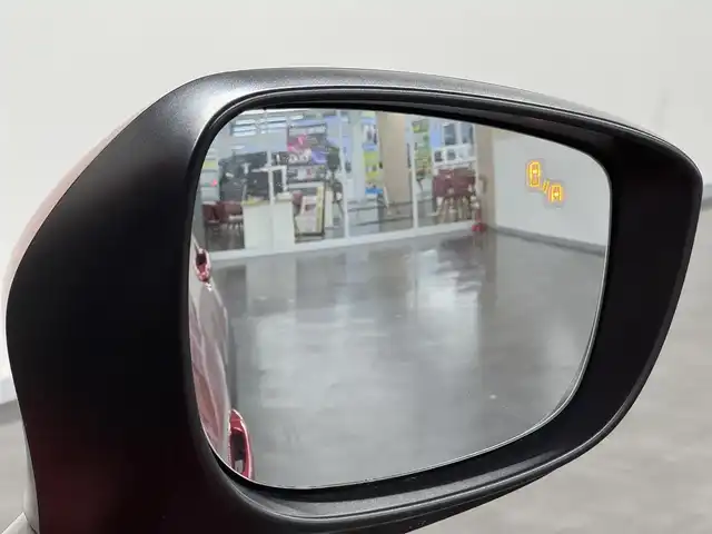 マツダ ＣＸ－３ XD ツーリング 三重県 2015(平27)年 6.3万km ソウルレッドプレミアムメタリック 1.5 ディーゼルターボ/FF/MTモード付フロア6AT/純正 7インチナビ/（AM/FM/aha/Stitcher/Bluetooth/USB/AUX/【OP】CD/DVD/TV）/バックカメラ/BOSEサウンドシステム（7スピーカー）/ビルトイン ETC/安全/・【OP】スマートブレーキサポート［SBS］/・スマートシティブレーキサポート［SCBS］/・【OP】車線逸脱警報システム［LDWS］/・【OP】マツダレーダークルーズコントロール［MRCC］/・【OP】ハイビームコントロールシステム［HBC］/・ブラインドスポットモニタリング［BSM］/装備/・ハーフレザーシート/・オートエアコン/・オートライト/・LEDヘッドライト/・オートワイパー/・アクティブドライビングディスプレイ/・プッシュスタート/・電動格納ドアミラー/・純正18inAW/・アドバンストキーx2