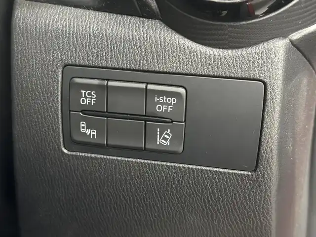 マツダ ＣＸ－３ XD ツーリング 三重県 2015(平27)年 6.3万km ソウルレッドプレミアムメタリック 1.5 ディーゼルターボ/FF/MTモード付フロア6AT/純正 7インチナビ/（AM/FM/aha/Stitcher/Bluetooth/USB/AUX/【OP】CD/DVD/TV）/バックカメラ/BOSEサウンドシステム（7スピーカー）/ビルトイン ETC/安全/・【OP】スマートブレーキサポート［SBS］/・スマートシティブレーキサポート［SCBS］/・【OP】車線逸脱警報システム［LDWS］/・【OP】マツダレーダークルーズコントロール［MRCC］/・【OP】ハイビームコントロールシステム［HBC］/・ブラインドスポットモニタリング［BSM］/装備/・ハーフレザーシート/・オートエアコン/・オートライト/・LEDヘッドライト/・オートワイパー/・アクティブドライビングディスプレイ/・プッシュスタート/・電動格納ドアミラー/・純正18inAW/・アドバンストキーx2