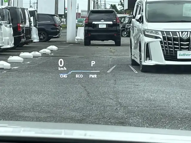 レクサス ＥＳ 300h バージョンL 千葉県 2022(令4)年 6.1万km ソニッククォーツ ムーンルーフ/ブラックレザーシート/純正12.3インチSDナビ/・CD/DVD/MSV/Bluetooth/フルセグTV/パノラミックビューカメラ/デジタルインナーミラー/デジタルアウターミラー/レクサスセーフティシステム＋/・レーダークルーズコントロール/・プリクラッシュセーフティ/・レーンキープアシスト/・オートマチックハイビーム/・ブラインドスポットモニター/・パーキングサポートアラート/全席シートヒーター/前席シートベンチレーション/前席パワーシート/前後コーナーセンサー/パワートランクリッド/AC100V1500W電源/LEDヘッドランプ/オートライト/純正18インチアルミホイール/ウッドコンビステアリング/ヘッドアップディスプレイ/ステアリングヒーター/パドルシフト/オットマン/左右独立オートエアコン/スマートエントリー/ビルトインETC2.0/社外前後ドライブレコーダー【DC-DR652】/サイド＆カーテンエアバッグ/電動リヤサンシェード