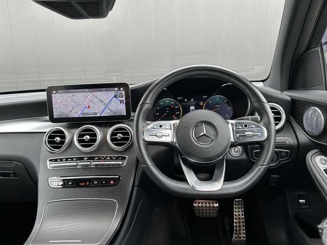 メルセデス・ベンツ ＧＬＣ２２０ d 4マチック AMGライン 道東・釧路十勝 2020(令2)年 6万km オブシディアンブラック ワンオーナー/レーダーセーフティーパッケージ/　・アクティブディスタンスアシストディストロニック/　・アクティブレーンキーピングアシスト/　・アクティブブラインドスポットアシスト/レザーエクスクルーシブパッケージ/　・ヘッドアップディスプレイ/　・Burmesterサウンド/　・シートベンチレーター(前席)/AMGライン/　・LEDヘッドライト/オートライト/　・アダプティブハイビームアシスト/パノラミックスライディングルーフ/純正メモリナビ/TV/BT/USB/黒革/シートヒーター(全席)/メモリ付きパワーシート(前席)/パワーバックドア/フットトランクオープナー/360°カメラ/エアサスペンション/純正ドライブレコーダー(前後)/ワイヤレス充電/パドルシフト/ETC2.0