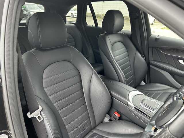 メルセデス・ベンツ ＧＬＣ２２０ d 4マチック AMGライン 道東・釧路十勝 2020(令2)年 6万km オブシディアンブラック ワンオーナー/レーダーセーフティーパッケージ/　・アクティブディスタンスアシストディストロニック/　・アクティブレーンキーピングアシスト/　・アクティブブラインドスポットアシスト/レザーエクスクルーシブパッケージ/　・ヘッドアップディスプレイ/　・Burmesterサウンド/　・シートベンチレーター(前席)/AMGライン/　・LEDヘッドライト/オートライト/　・アダプティブハイビームアシスト/パノラミックスライディングルーフ/純正メモリナビ/TV/BT/USB/黒革/シートヒーター(全席)/メモリ付きパワーシート(前席)/パワーバックドア/フットトランクオープナー/360°カメラ/エアサスペンション/純正ドライブレコーダー(前後)/ワイヤレス充電/パドルシフト/ETC2.0