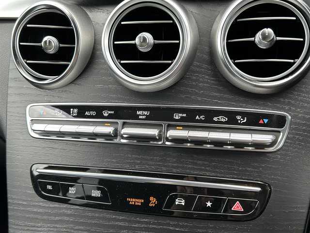 メルセデス・ベンツ ＧＬＣ２２０ d 4マチック AMGライン 道東・釧路十勝 2020(令2)年 6万km オブシディアンブラック ワンオーナー/レーダーセーフティーパッケージ/　・アクティブディスタンスアシストディストロニック/　・アクティブレーンキーピングアシスト/　・アクティブブラインドスポットアシスト/レザーエクスクルーシブパッケージ/　・ヘッドアップディスプレイ/　・Burmesterサウンド/　・シートベンチレーター(前席)/AMGライン/　・LEDヘッドライト/オートライト/　・アダプティブハイビームアシスト/パノラミックスライディングルーフ/純正メモリナビ/TV/BT/USB/黒革/シートヒーター(全席)/メモリ付きパワーシート(前席)/パワーバックドア/フットトランクオープナー/360°カメラ/エアサスペンション/純正ドライブレコーダー(前後)/ワイヤレス充電/パドルシフト/ETC2.0
