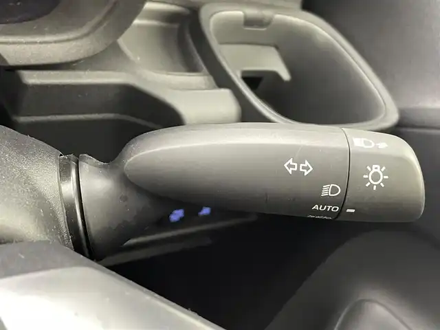 トヨタ シエンタ ハイブリッド Z 熊本県 2022(令4)年 1.7万km ホワイトパールクリスタルシャイン 純正ディスプレイオーディオ　/全周囲カメラ　/両側パワースライドドア　/前後クリアランスソナー　/トヨタセーフティーセンス/・プリクラッシュセーフティ/・レーンディパーチャーアラート/・レーダークルーズコントロール/・レーントレーシングアシスト/・ロードサインアシスト/・ドライバー異常対応システム/・プロアクティブドライビングアシスト/・発進遅れ告知機能/・ブラインドスポットモニター/横滑り防止/100V充電/社外フロアマット/オートライト/オートマチックハイビーム/LEDヘッドライト/スマートキー/プッシュスタート/スペアキー1本