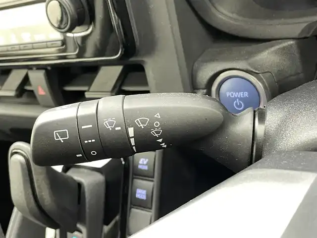 トヨタ シエンタ ハイブリッド Z 熊本県 2022(令4)年 1.7万km ホワイトパールクリスタルシャイン 純正ディスプレイオーディオ　/全周囲カメラ　/両側パワースライドドア　/前後クリアランスソナー　/トヨタセーフティーセンス/・プリクラッシュセーフティ/・レーンディパーチャーアラート/・レーダークルーズコントロール/・レーントレーシングアシスト/・ロードサインアシスト/・ドライバー異常対応システム/・プロアクティブドライビングアシスト/・発進遅れ告知機能/・ブラインドスポットモニター/横滑り防止/100V充電/社外フロアマット/オートライト/オートマチックハイビーム/LEDヘッドライト/スマートキー/プッシュスタート/スペアキー1本
