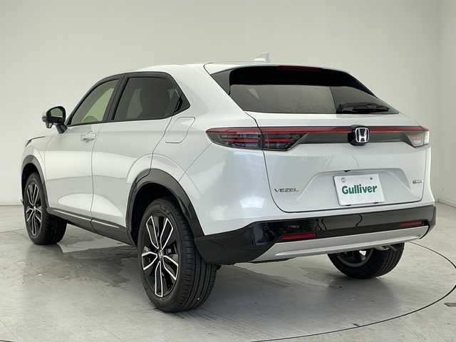 ホンダ ヴェゼル ハイブリッド e:HEV Z 千葉県 2025(令7)年 0.1千km プラチナホワイトパール ブラインドスポットモニター/レーダークルーズコントロール/レーンキープアシスト/コーナーセンサー前後/衝突軽減ブレーキ/純正メモリナビ/　AppleCareplay/AndroidAuto/　Bluetooth/フルセグTV/バックカメラ/ビルトインETC2.0/ワイヤレス充電/パドルシフト/電動リアゲート/ハーフレザーシート/シートヒーター（D/N席）/LEDヘッドライト/オートライト/純正18インチアルミホイール