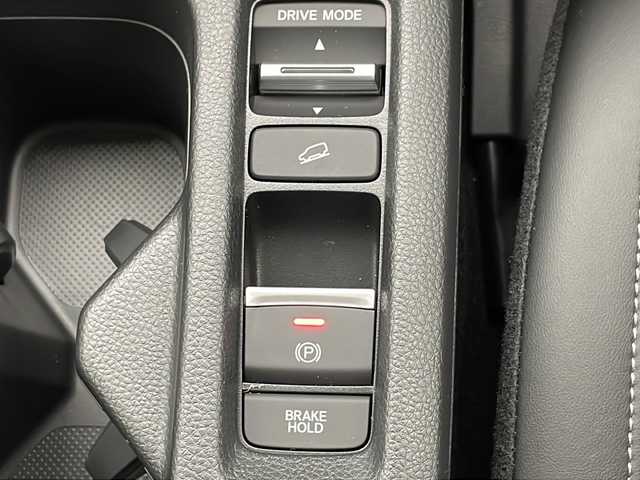 ホンダ ヴェゼル ハイブリッド e:HEV Z 千葉県 2025(令7)年 0.1千km プラチナホワイトパール ブラインドスポットモニター/レーダークルーズコントロール/レーンキープアシスト/コーナーセンサー前後/衝突軽減ブレーキ/純正メモリナビ/　AppleCareplay/AndroidAuto/　Bluetooth/フルセグTV/バックカメラ/ビルトインETC2.0/ワイヤレス充電/パドルシフト/電動リアゲート/ハーフレザーシート/シートヒーター（D/N席）/LEDヘッドライト/オートライト/純正18インチアルミホイール