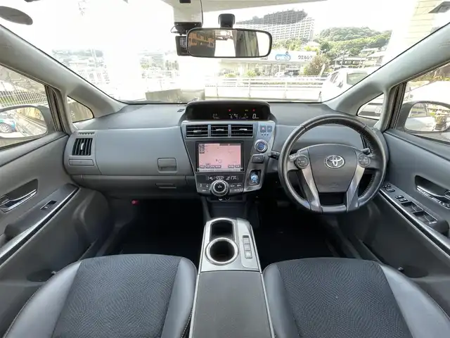 トヨタ プリウス α G チューンブラック 兵庫県 2014(平26)年 9.3万km シルバーM (株)IDOMが運営する【じしゃロン神戸名谷店】の自社ローン専用車両になりますこちらは現金またはオートローンご利用時の価格です。自社ローンご希望の方は別途その旨お申付け下さい。純正ディーラーナビ(AM/FM/CD/DVD/BT/フルセグ)/クルーズコントロール/バックカメラ/ステアリングリモコン/ヘッドライトウォッシャー/HIDヘッドライト/電動格納ミラー/純正フロアマット/ドアバイザー/ETC/プッシュスタート