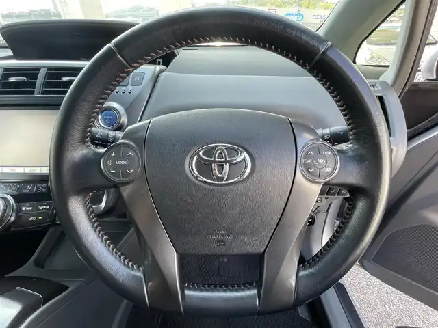 トヨタ プリウス α G チューンブラック 兵庫県 2014(平26)年 9.3万km シルバーM (株)IDOMが運営する【じしゃロン神戸名谷店】の自社ローン専用車両になりますこちらは現金またはオートローンご利用時の価格です。自社ローンご希望の方は別途その旨お申付け下さい。純正ディーラーナビ(AM/FM/CD/DVD/BT/フルセグ)/クルーズコントロール/バックカメラ/ステアリングリモコン/ヘッドライトウォッシャー/HIDヘッドライト/電動格納ミラー/純正フロアマット/ドアバイザー/ETC/プッシュスタート