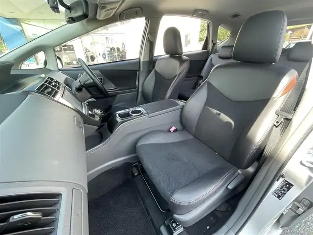 トヨタ プリウス α G チューンブラック 兵庫県 2014(平26)年 9.3万km シルバーM (株)IDOMが運営する【じしゃロン神戸名谷店】の自社ローン専用車両になりますこちらは現金またはオートローンご利用時の価格です。自社ローンご希望の方は別途その旨お申付け下さい。純正ディーラーナビ(AM/FM/CD/DVD/BT/フルセグ)/クルーズコントロール/バックカメラ/ステアリングリモコン/ヘッドライトウォッシャー/HIDヘッドライト/電動格納ミラー/純正フロアマット/ドアバイザー/ETC/プッシュスタート